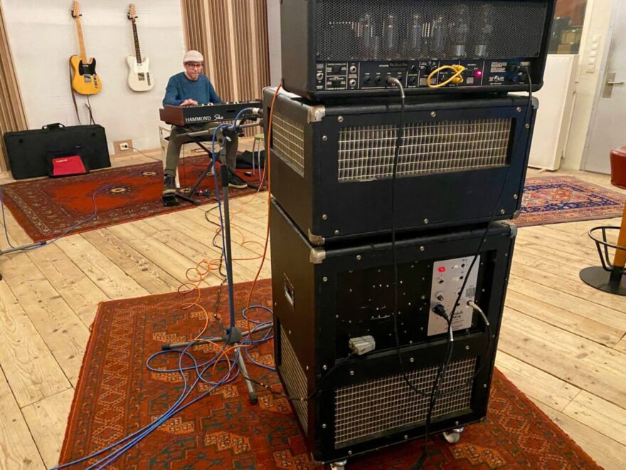 Testing the Echolette Leslie powered by tube amp